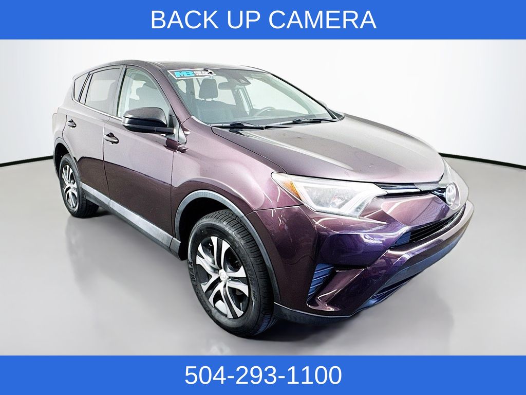 2018 Toyota RAV4 LE photo 3