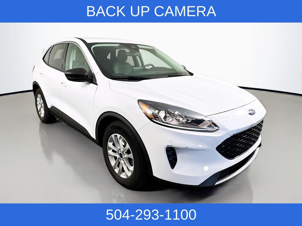 2022 Ford Escape SE photo 3