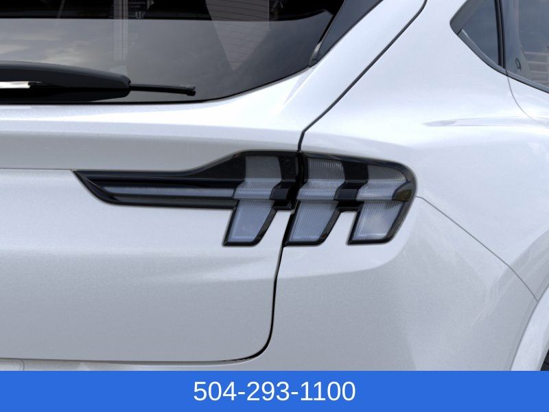 2025 Ford Mustang Mach-E GT - Photo 23