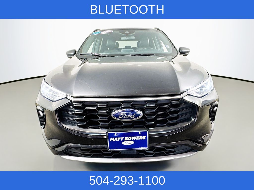 2023 Ford Escape ST-Line photo 2
