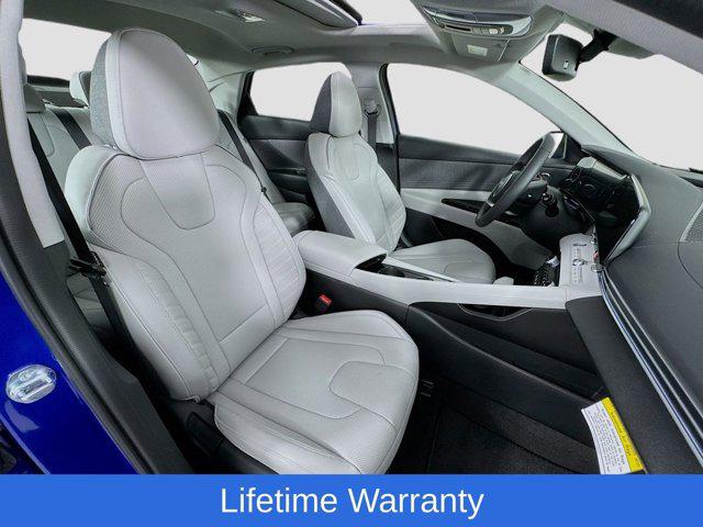 2025 Hyundai Elantra Limited - Photo 30