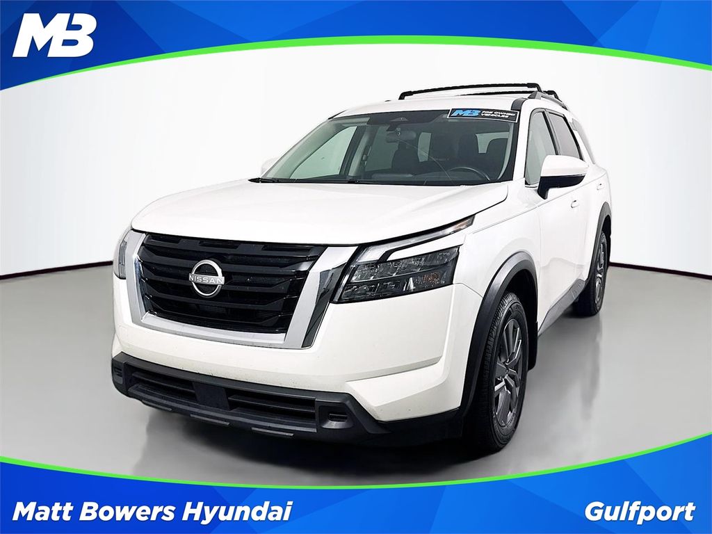 2024 Nissan Pathfinder SV 2WD's photo