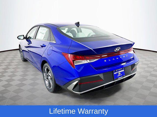 2025 Hyundai Elantra Limited - Photo 7