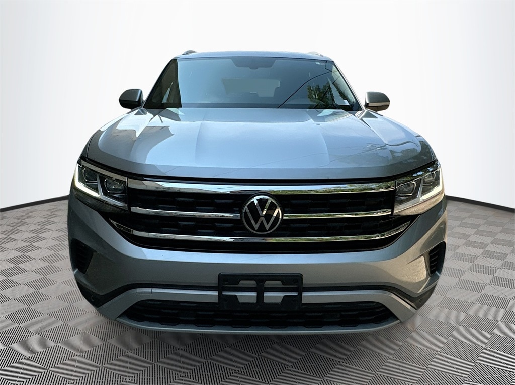 Used 2022 Volkswagen Atlas Cross Sport SE w/Tech with VIN 1V2KE2CA1NC222559 for sale in Gulfport, MS