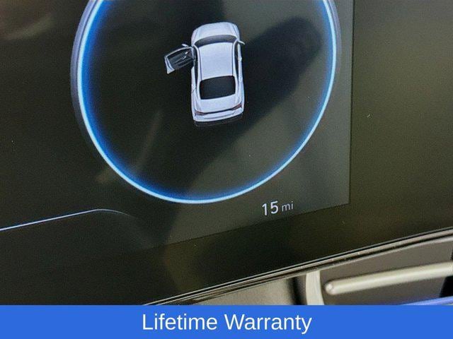 2025 Hyundai Elantra Limited - Photo 12