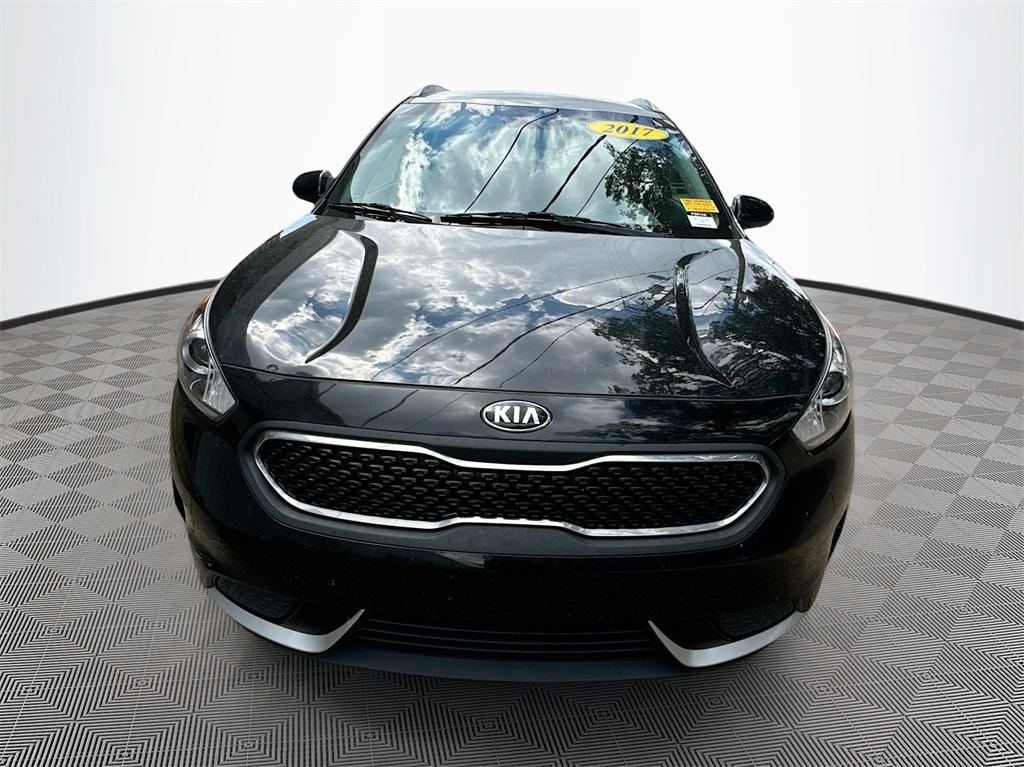 Used 2017 Kia Niro LX with VIN KNDCB3LC6H5079851 for sale in Gulfport, MS