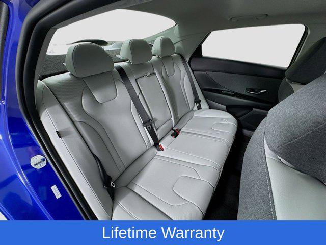 2025 Hyundai Elantra Limited - Photo 29