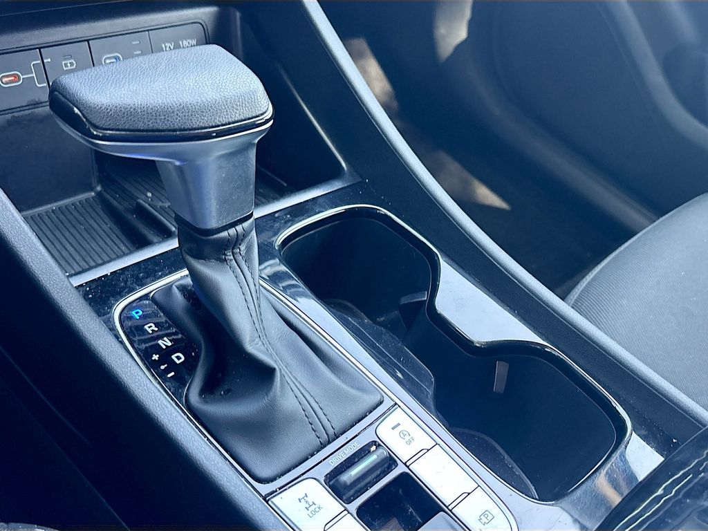 2025 Hyundai Tucson SEL - Photo 16