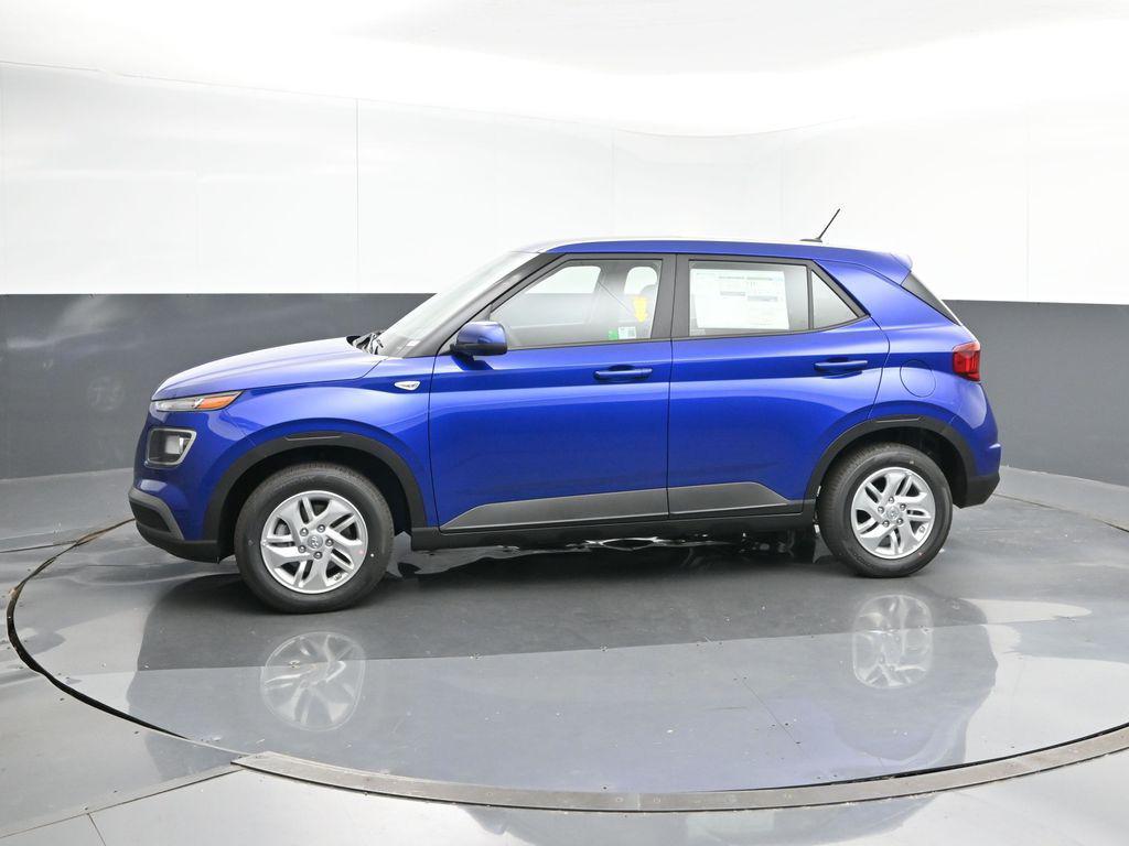 2025 Hyundai Venue SE photo 2