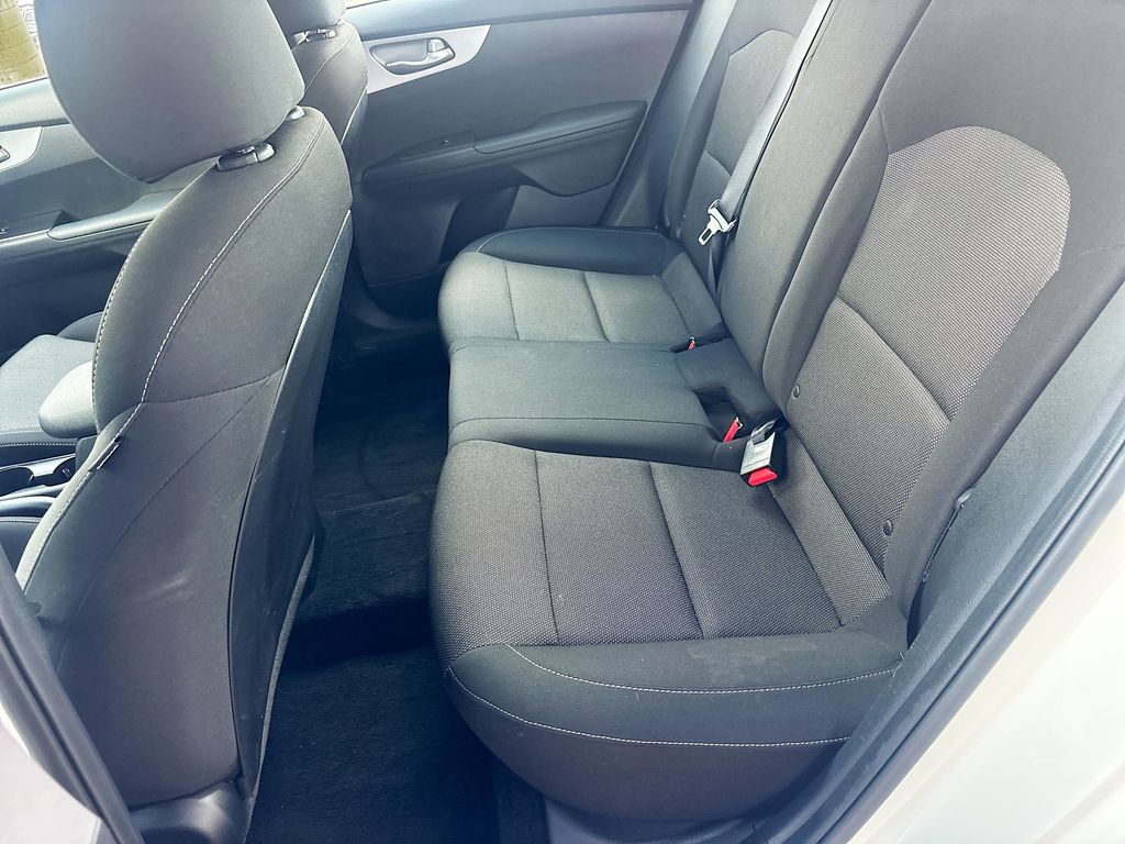 2023 Kia Forte LXS - Photo 22