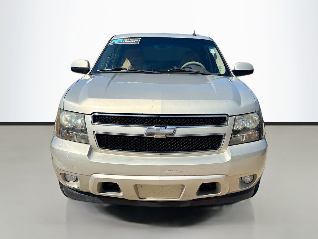 2009 Chevrolet Avalanche LT photo 2