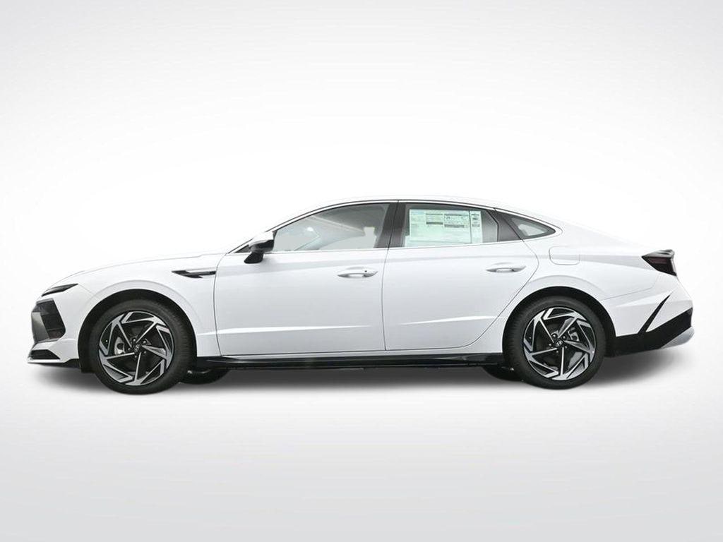 2026 Hyundai Sonata SEL - Photo 12