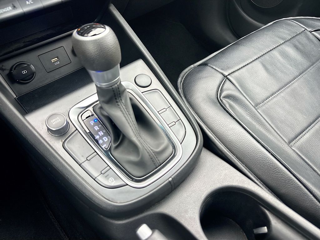 2022 Hyundai Kona SEL - Photo 16