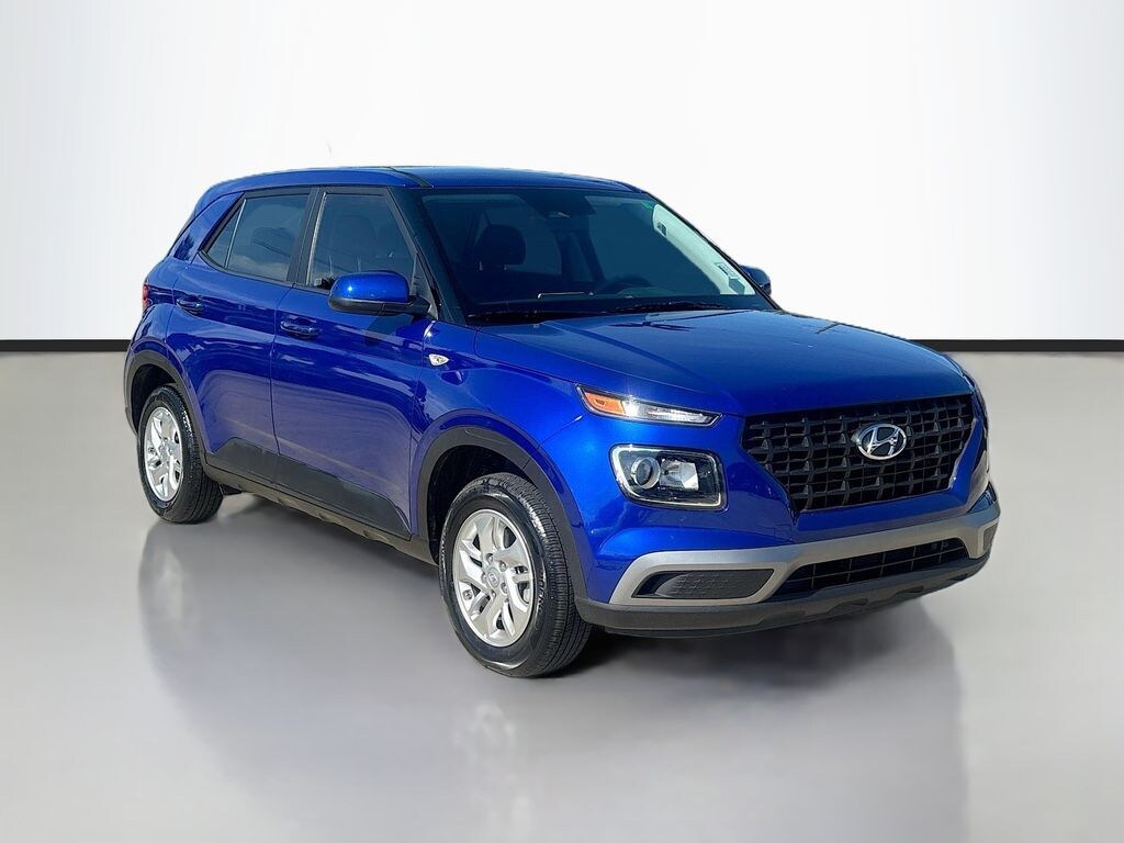 Used 2025 Hyundai Venue SE SUV