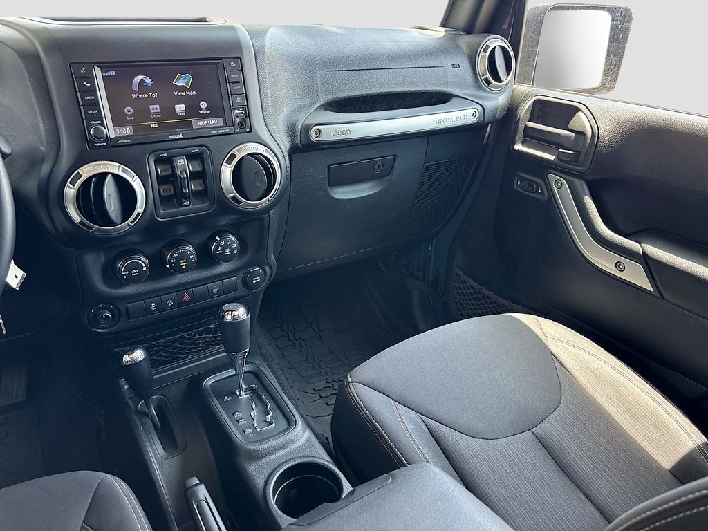 2016 Jeep Wrangler Unlimited Sahara - Photo 22