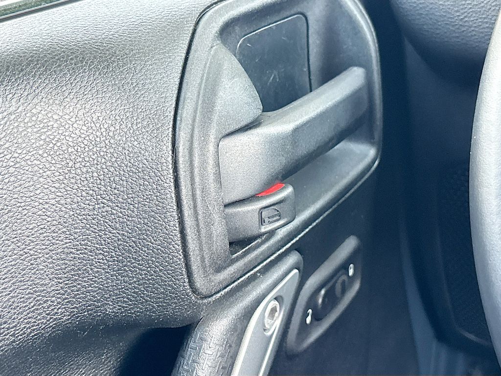 2016 Jeep Wrangler Unlimited Sahara - Photo 16