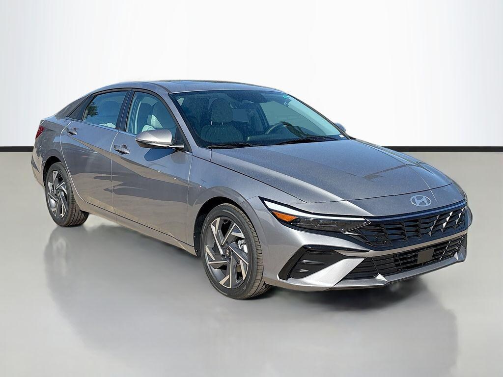 New 2025 Hyundai Elantra Limited Sedan