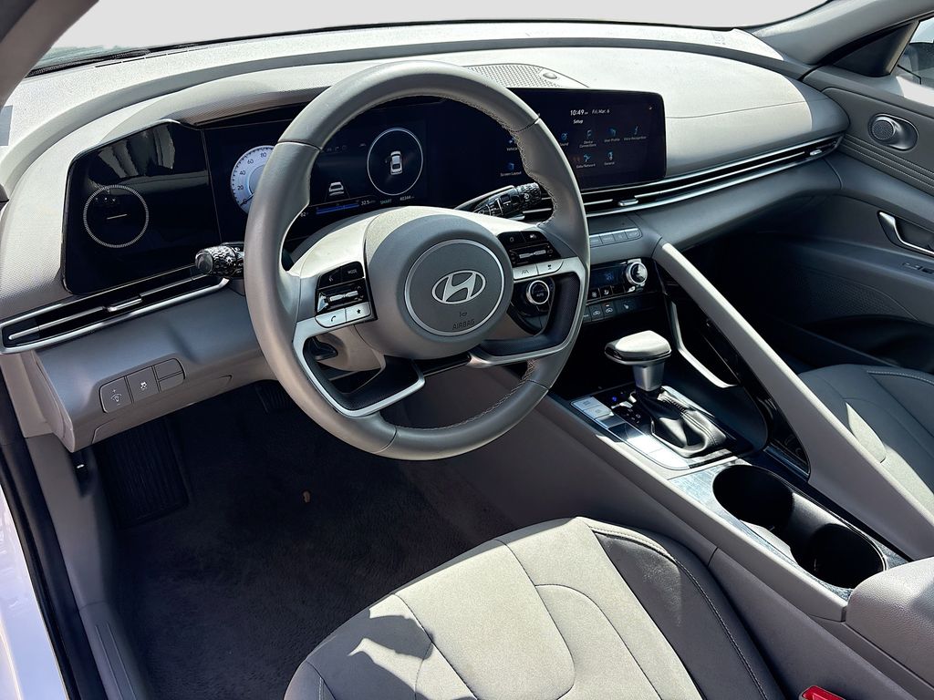 2025 Hyundai Elantra SEL - Photo 9