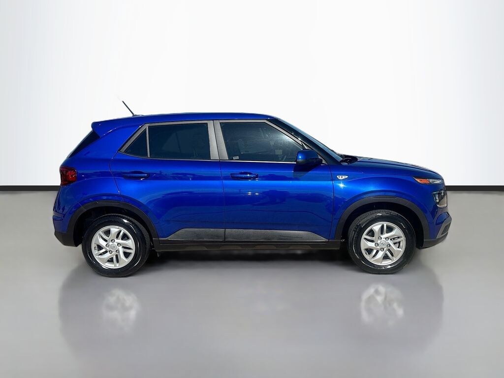 Used 2025 Hyundai Venue SE SUV