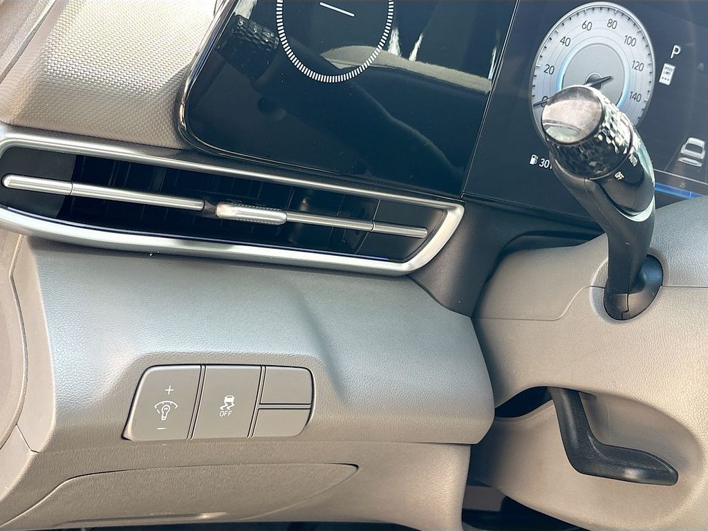 2025 Hyundai Elantra SEL - Photo 10