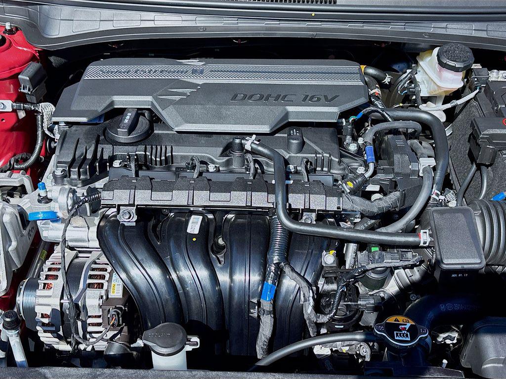2025 Hyundai Elantra Limited - Photo 33