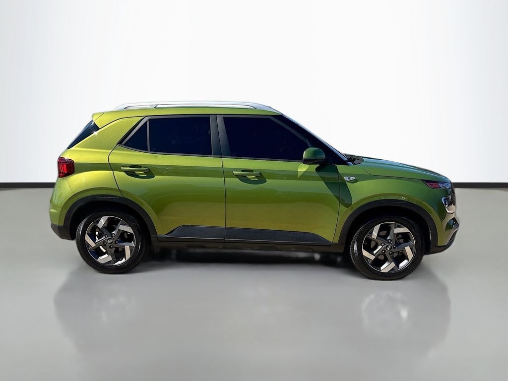 Used 2023 Hyundai Venue SEL SUV