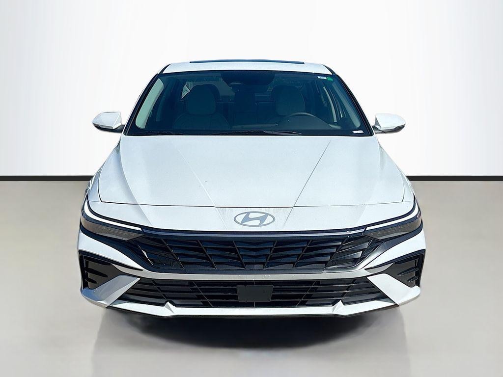New 2025 Hyundai Elantra Limited Sedan
