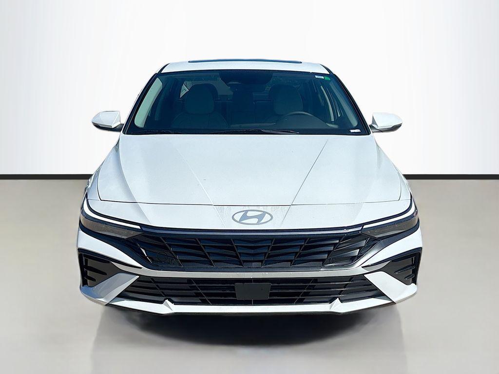 2025 Hyundai Elantra Limited photo 2