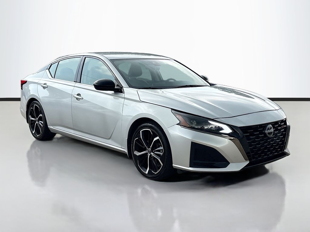 Used 2023 Nissan Altima 2.5 SR Sedan
