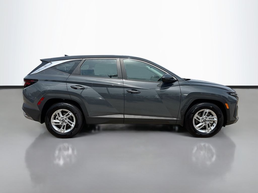 Used 2025 Hyundai Tucson SE SUV