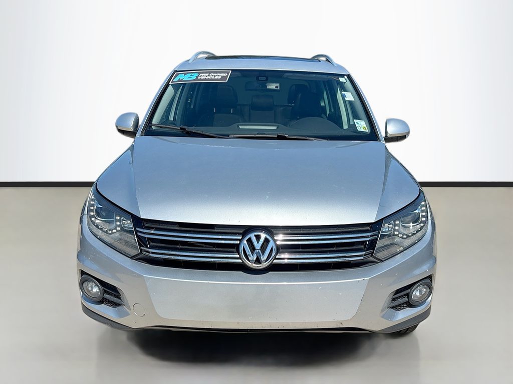 2016 Volkswagen Tiguan R-Line SEL photo 2