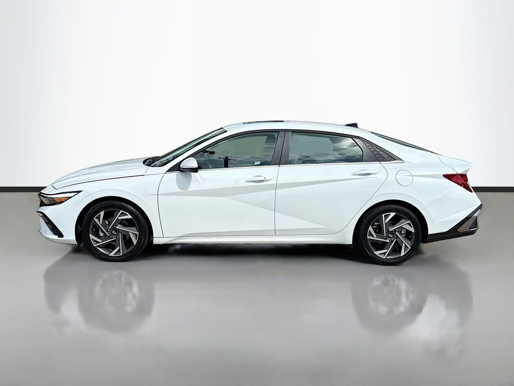 2025 Hyundai Elantra SEL - Photo 8