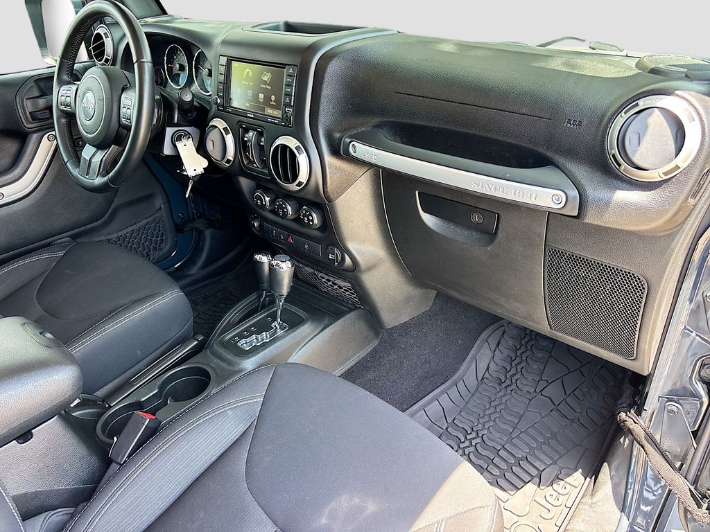 2016 Jeep Wrangler Unlimited Sahara - Photo 27