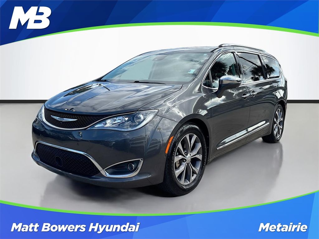 2018 Chrysler Pacifica Limited's photo
