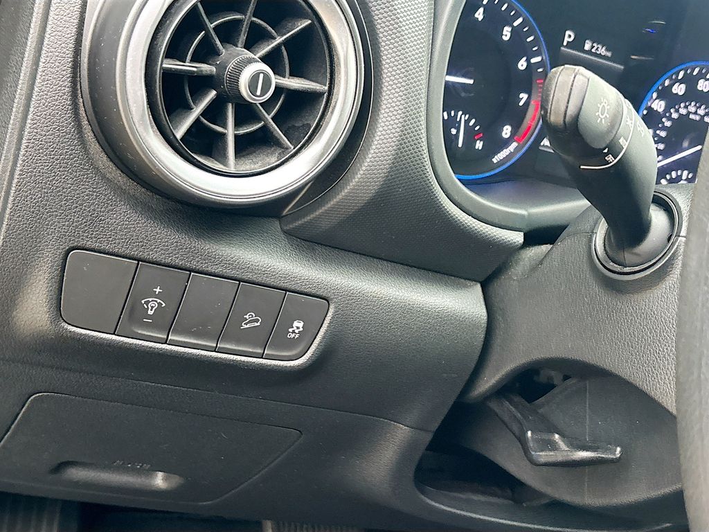 2022 Hyundai Kona SEL - Photo 10