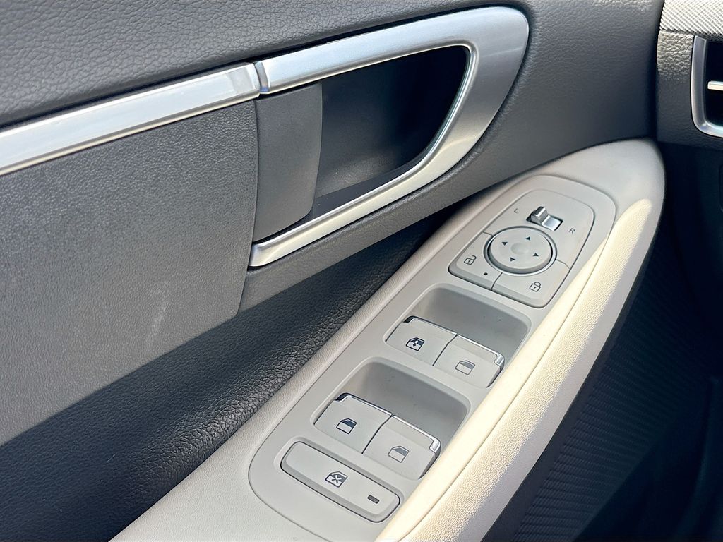 2026 Hyundai Sonata SE - Photo 17