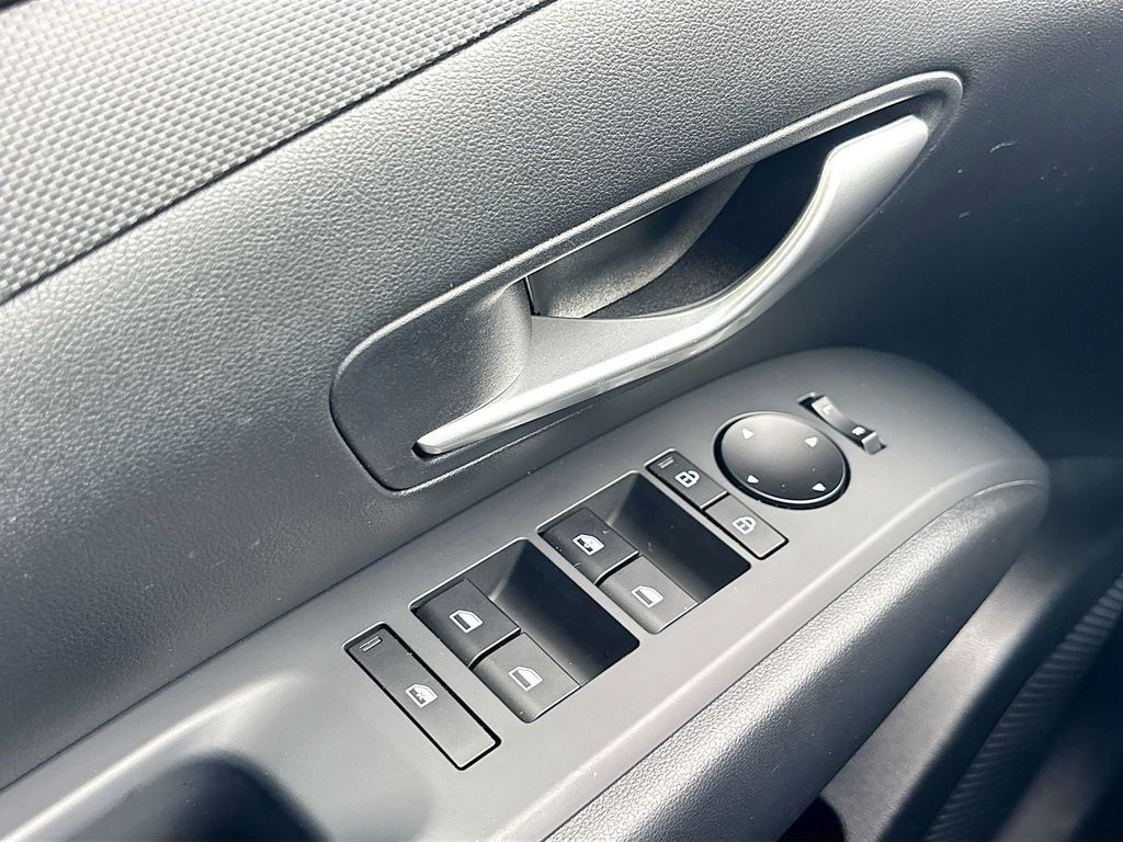 2026 Hyundai Tucson SE - Photo 17