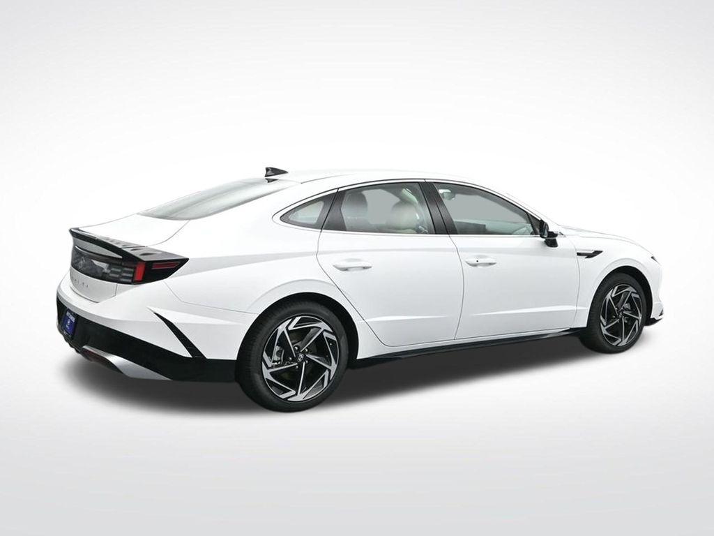 2026 Hyundai Sonata SEL - Photo 6