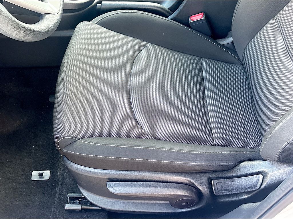2023 Kia Forte LXS - Photo 18