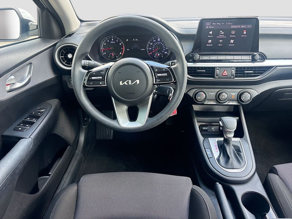 2023 Kia Forte LXS - Photo 20