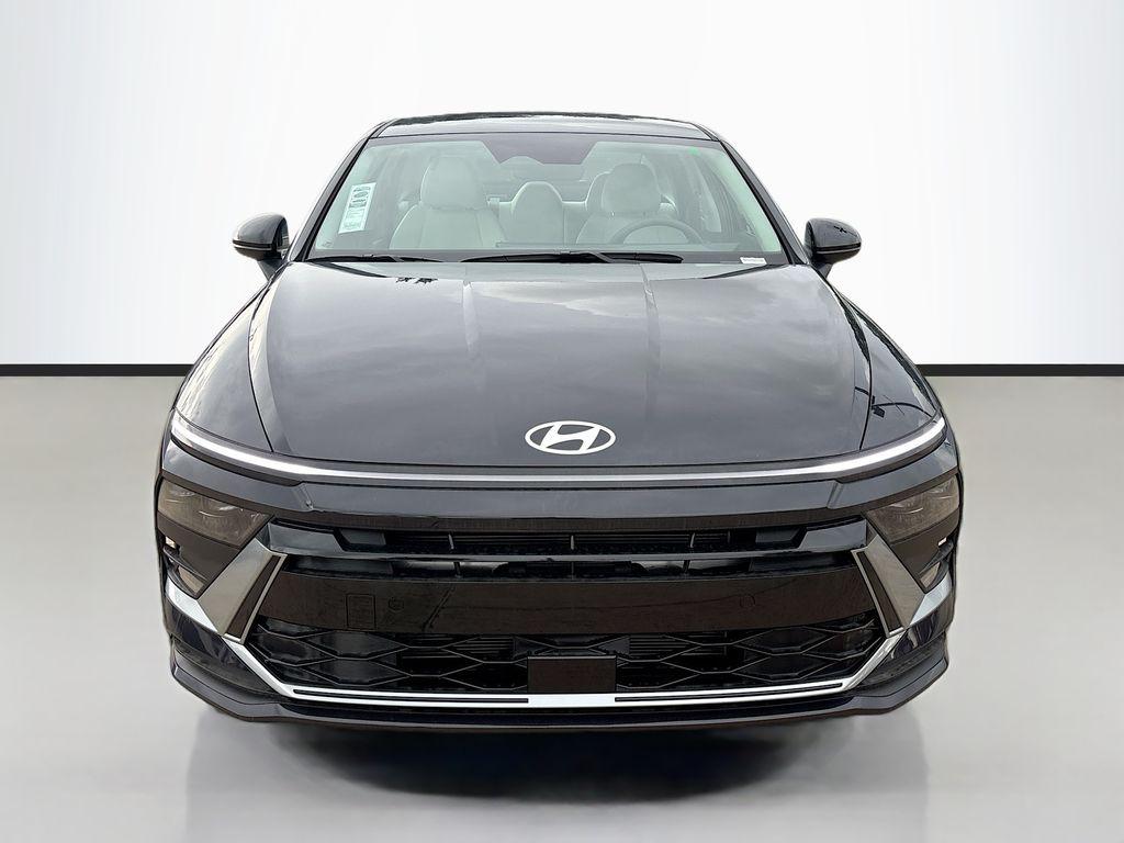 2025 Hyundai Sonata SE photo 2