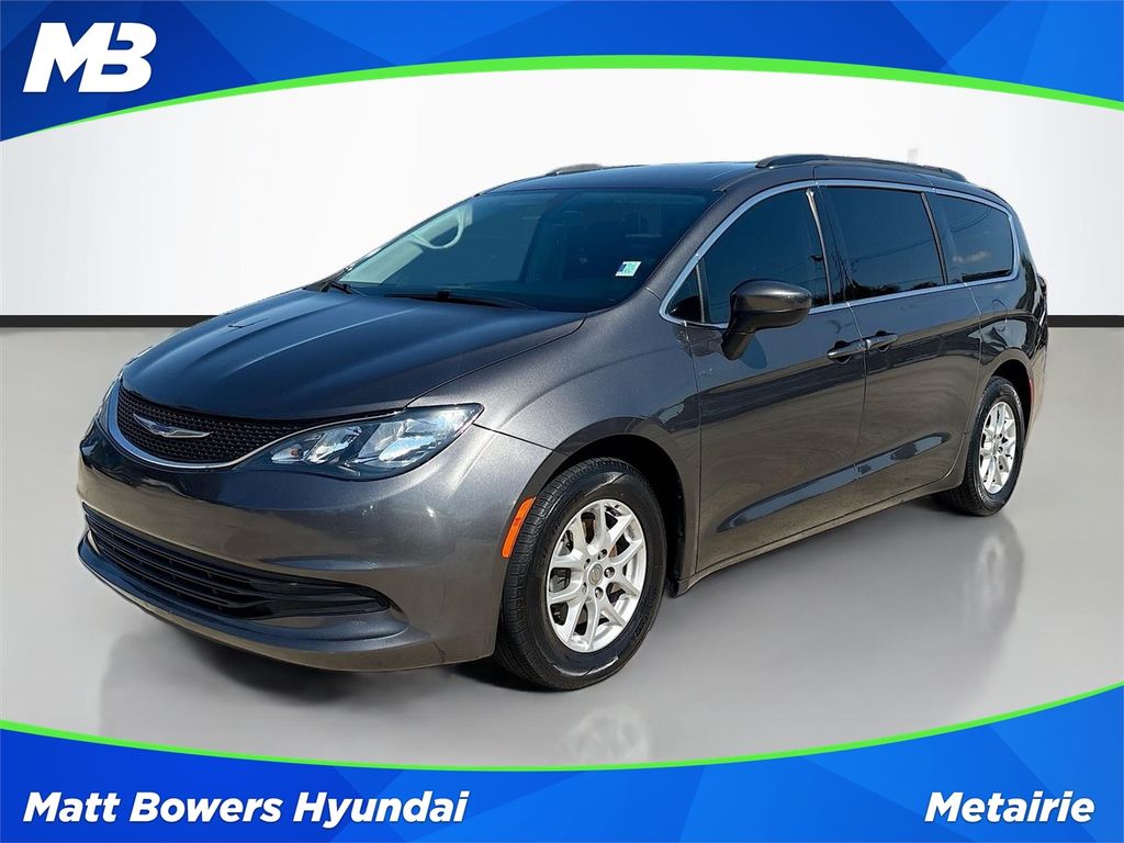 2020 Chrysler Voyager LXI's photo