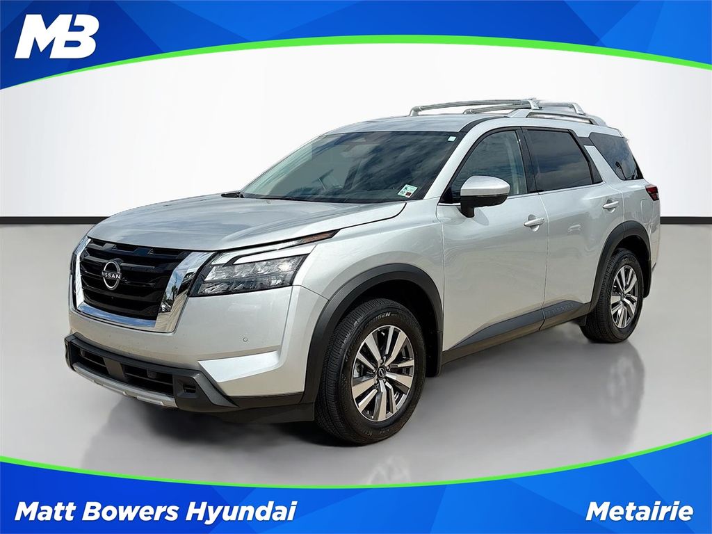 2025 Nissan Pathfinder SL 4WD's photo