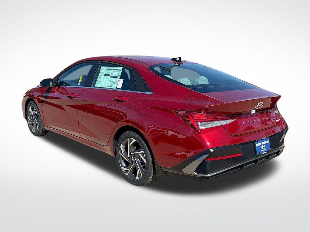 2025 Hyundai Elantra Limited - Photo 8