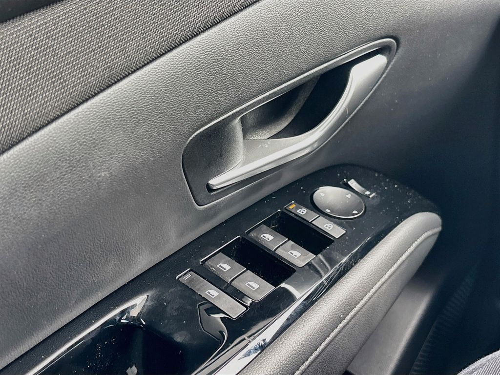 2025 Hyundai Santa Cruz Limited - Photo 18
