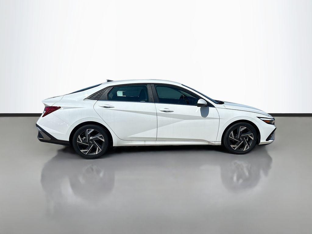 New 2025 Hyundai Elantra Limited Sedan