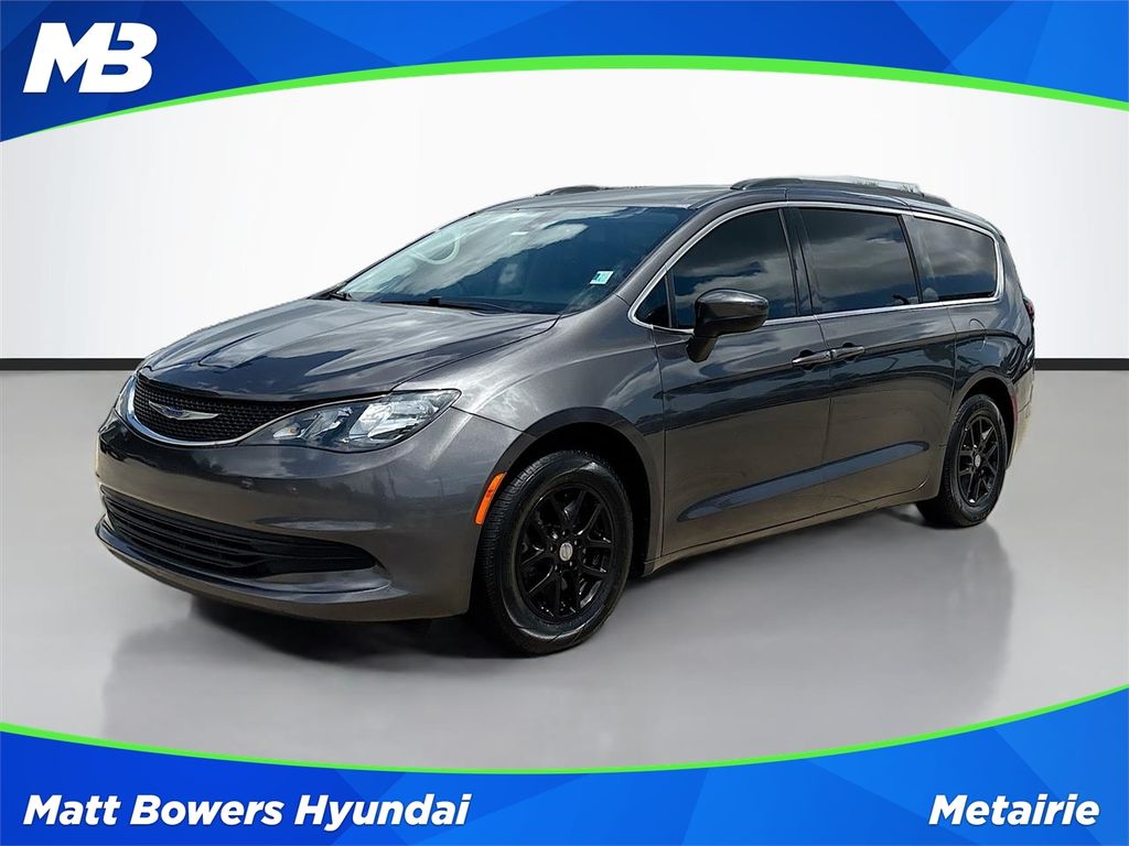 2020 Chrysler Voyager LXI's photo