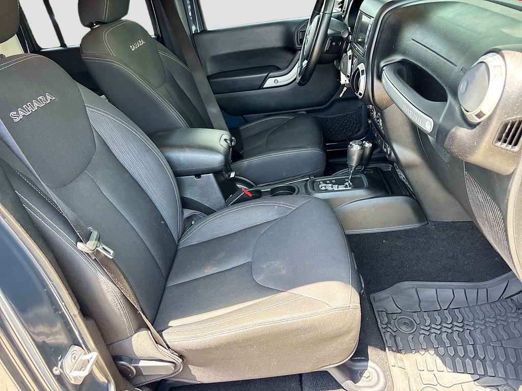 2016 Jeep Wrangler Unlimited Sahara - Photo 26