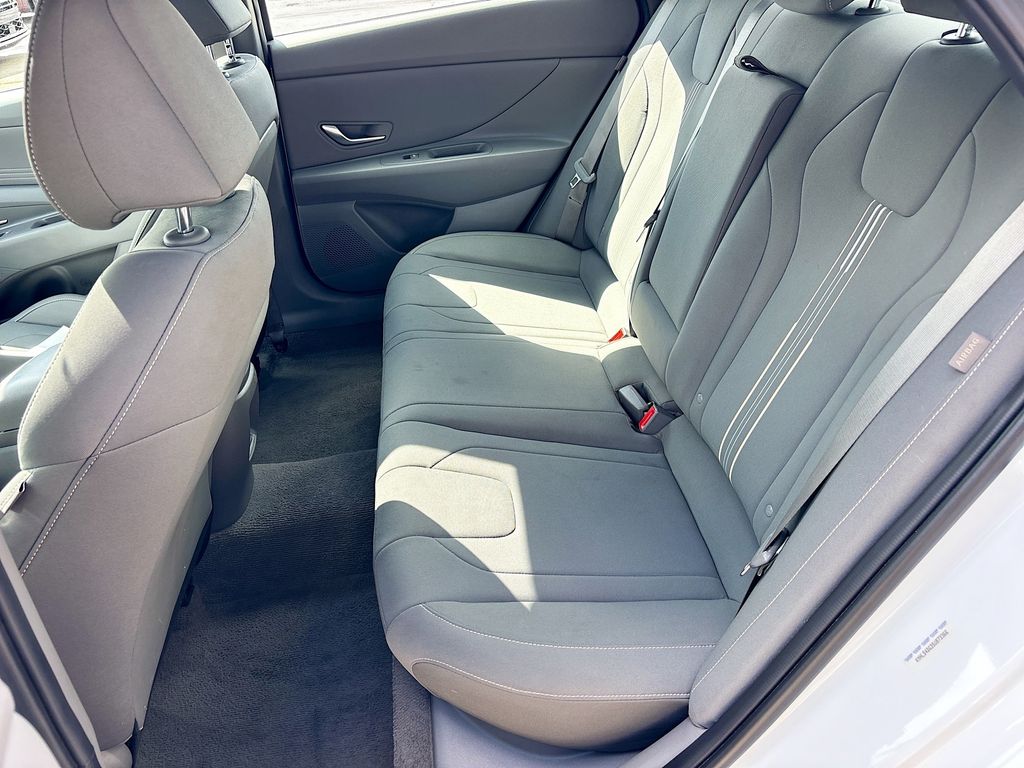 2025 Hyundai Elantra SEL - Photo 25