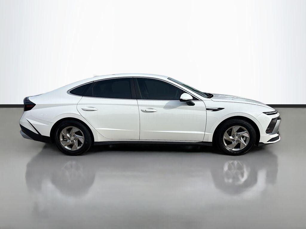 New 2025 Hyundai Sonata SE Sedan